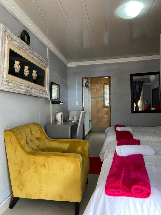 Nsuku Bed And Breakfast Thulamahashi エクステリア 写真