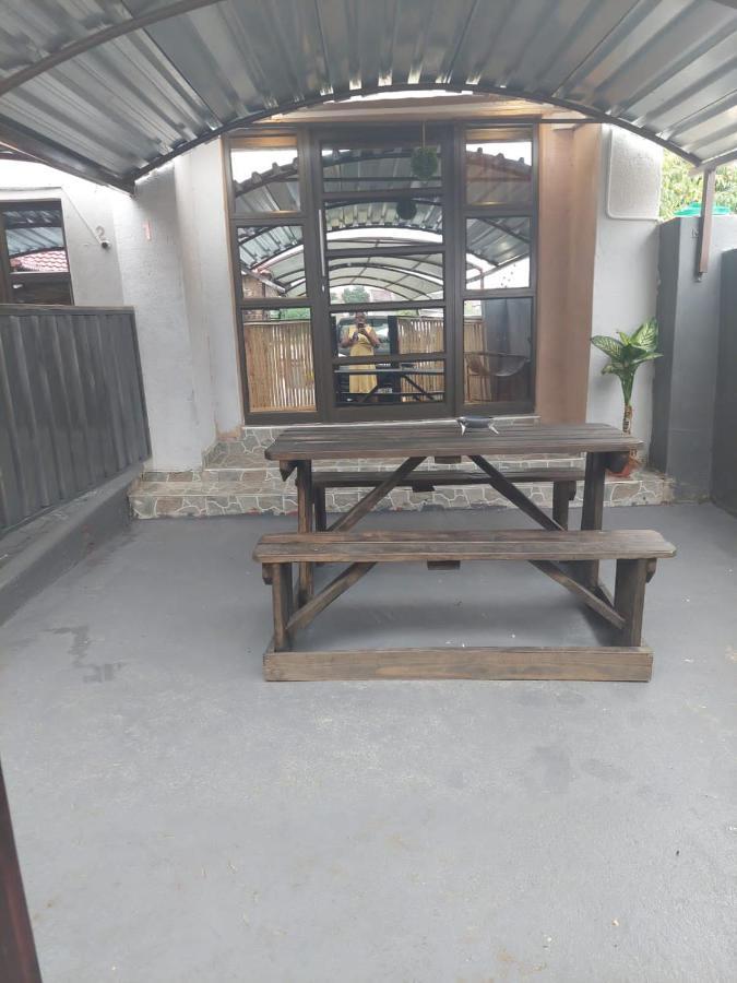 Nsuku Bed And Breakfast Thulamahashi エクステリア 写真