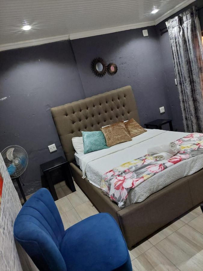 Nsuku Bed And Breakfast Thulamahashi エクステリア 写真
